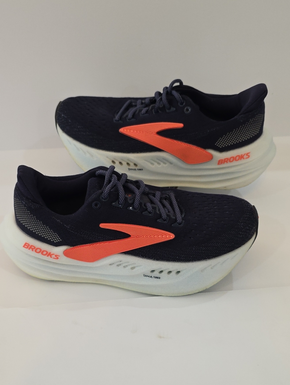 Brooks Glycerin MAX Women's Navy Running Sneakers with Coral Accent Size 8